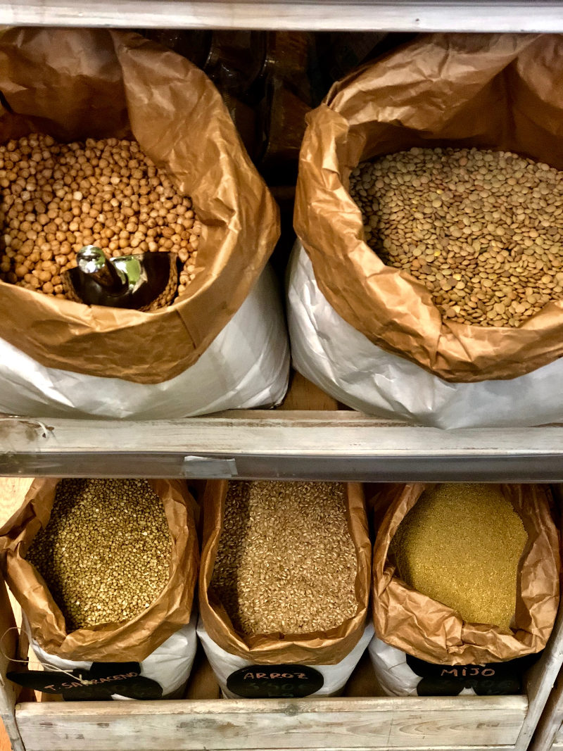 Imagen cereales y legumbres a granel en la Tienda Ecológica La Canela